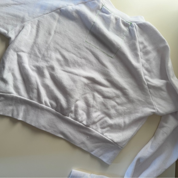 white crewneck - Picture 4 of 4